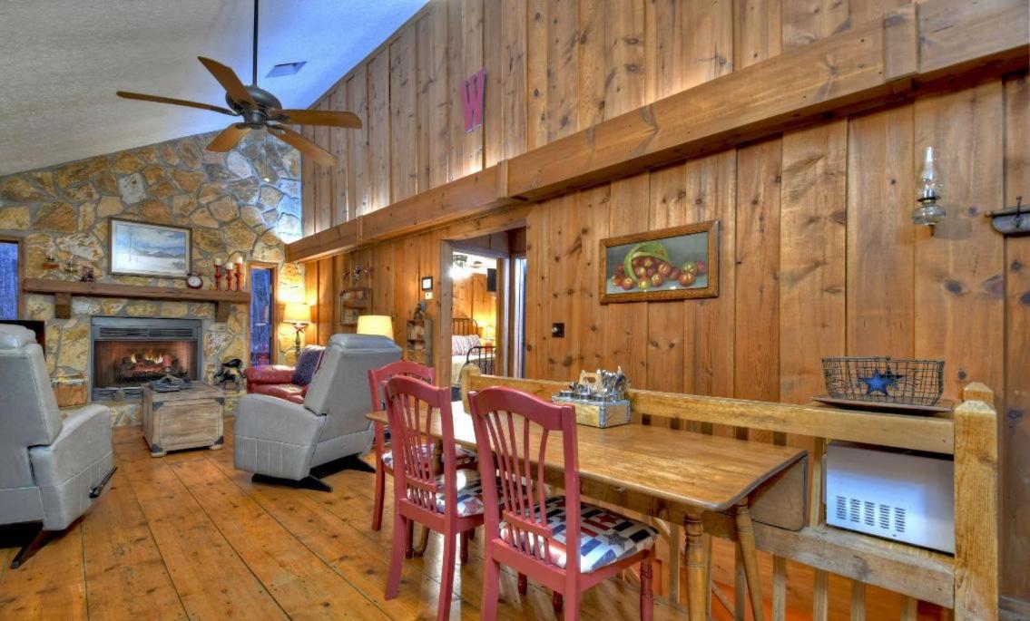 American Dream Americana Decor Close To Downtown Blue Ridge Exterior foto